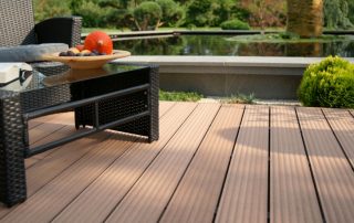 Polymer terrassebord: typer og grunnleggende regler for legging