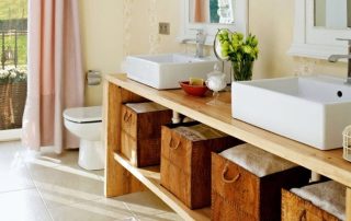 Umyvadlo s umyvadlem v koupelně: pohodlný a funkční prvek místnosti