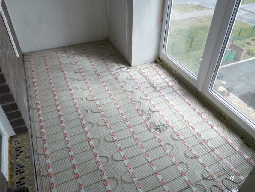 To install an electric underfloor heating, it is not necessary to seek help from specialists, you can cope with this task yourself