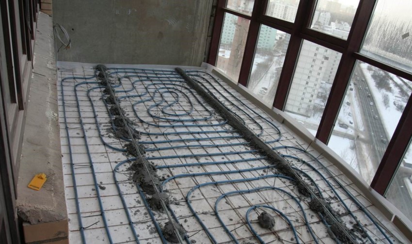 In some cases, when installing a floor heating system, it is necessary to lay two types of screed at once