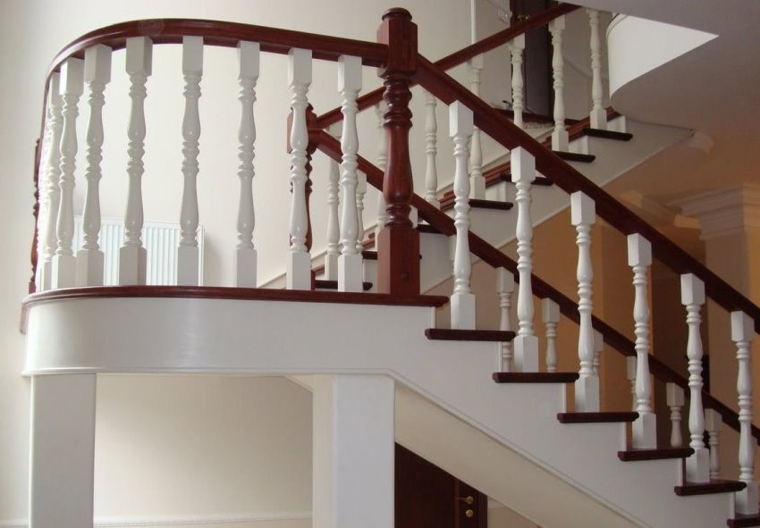 Not only the reliability of the staircase depends on the quality of installation, but also the overall appearance