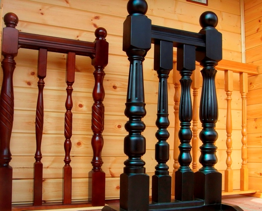 Wooden balusters lend themselves well to staining, which not only allows them to be used to create various decorative effects, but also significantly extends the service life