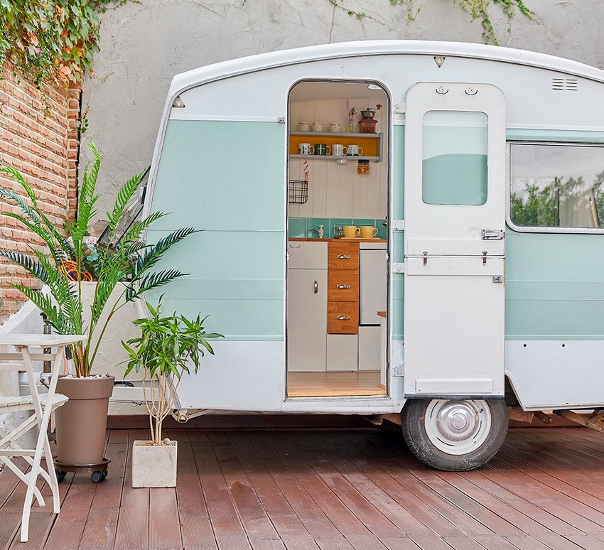 Some mobile homes can be used at any time of the year, and some only in summer