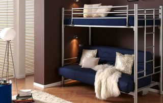 Krevet na kat s kaučem: udobnost i optimizacija prostora
