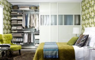 Sliding wardrobe in the bedroom: photos of various design variations
