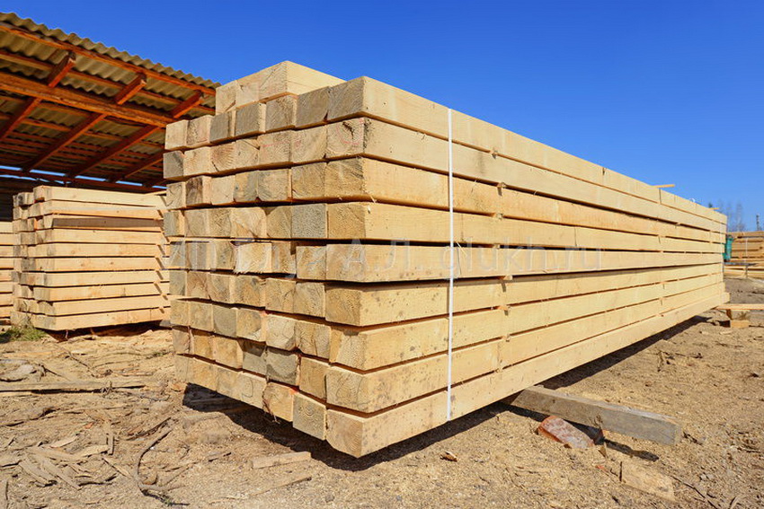 Materialele de construcție din lemn sunt utilizate pentru construcția de case din lemn, băi și alte dependințe