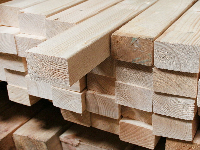 Măsurarea cantității de lemn pe metru cub va ajuta la determinarea costului total al volumului de material