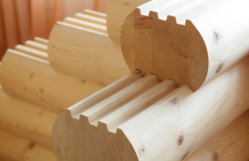 Lemnul de pin este considerat unul dintre cele mai scumpe materiale din lemn pentru construcții.