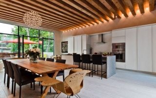 Wooden ceiling in the house: the choice of high-quality plating and the technology of arrangement