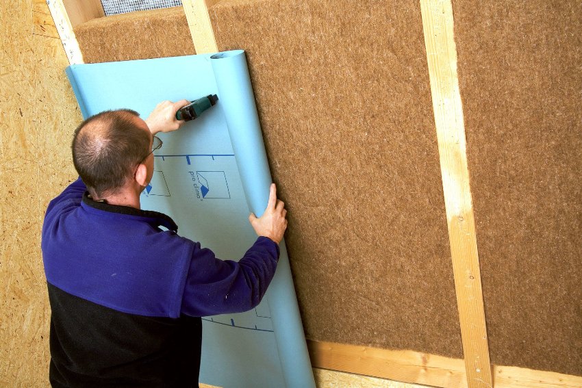 Typically, a vapor barrier is laid from the inside of the house when arranging an insulating layer