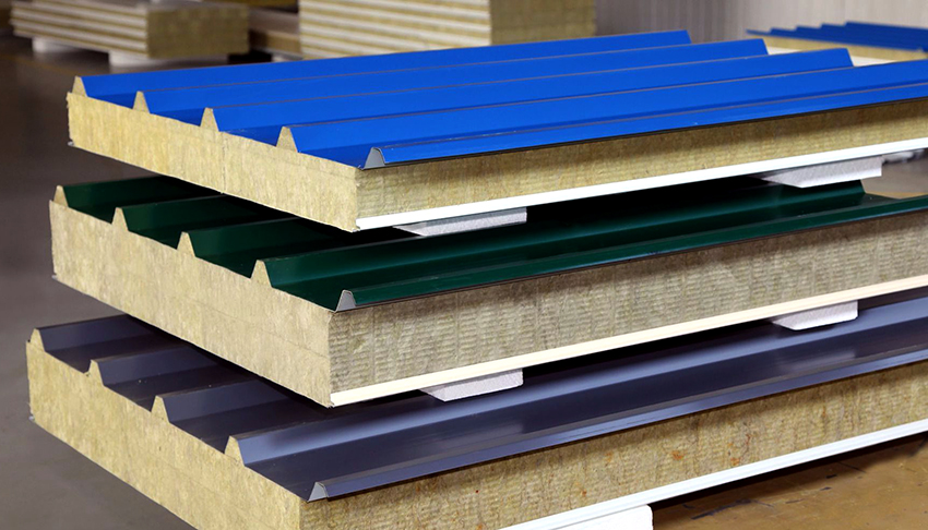 Sandwich panels are a three-layer material that is used in the construction of frame houses