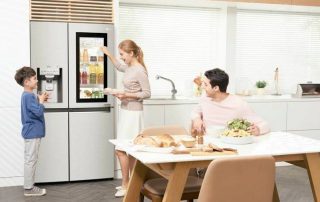 Réfrigérateur avec porte transparente: une unité élégante dans une cuisine moderne