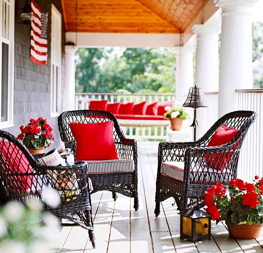 Light rattan chairs will look good on an open veranda