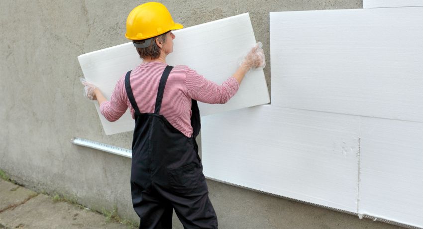 Pentru instalarea unei fațade umede, nu este nevoie să consolidați fundația și pereții portanți ai clădirii