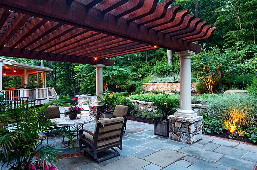 The pergola is a support for climbing plants, a canopy and a seating area
