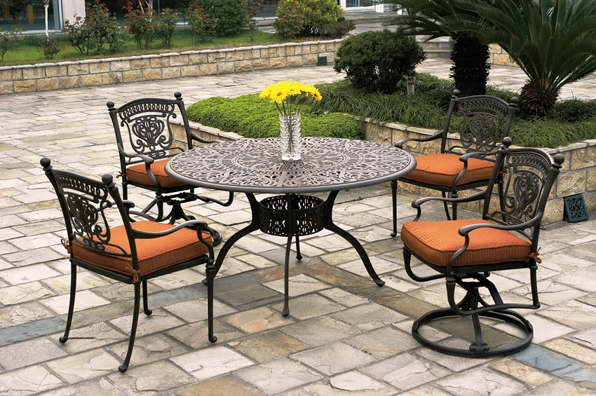 French style garden furniture is most often made of metal
