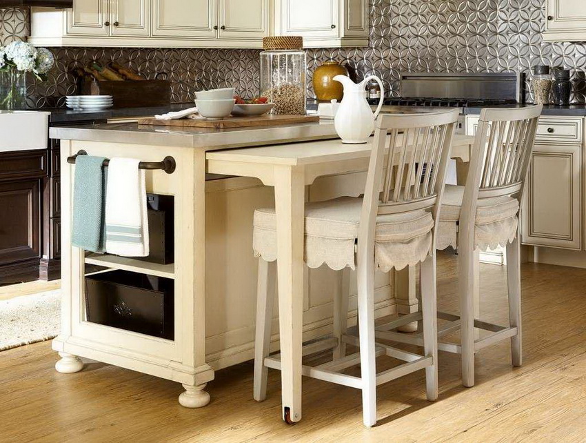 Izvlačni stol idealan za male kuhinje s malo članova obitelji
