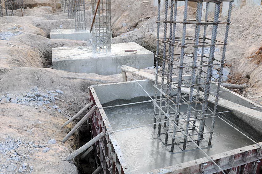 Monolithic foundation slabs, as a super-strong base, are used for the construction of columns and support structures