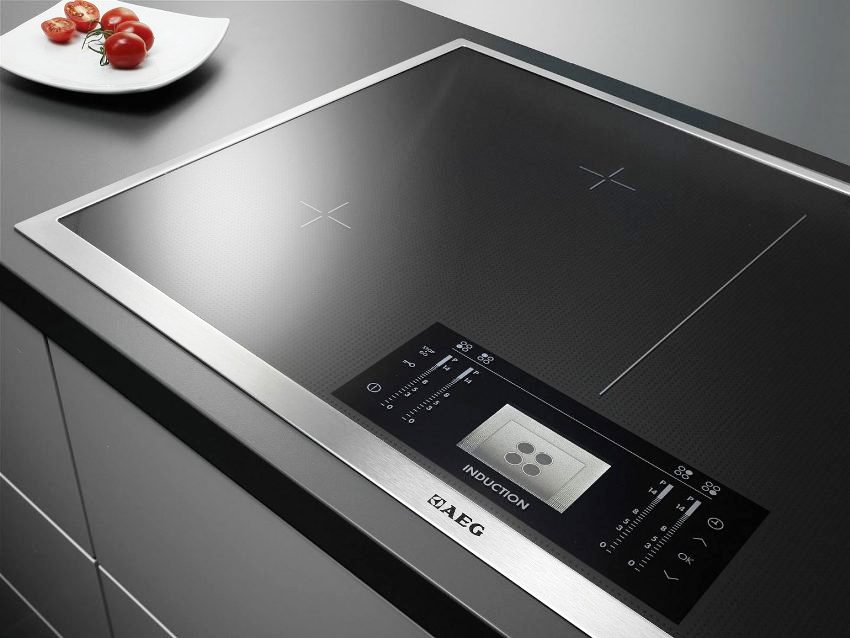The glass-ceramic surface of induction cookers is characterized by strength and durability
