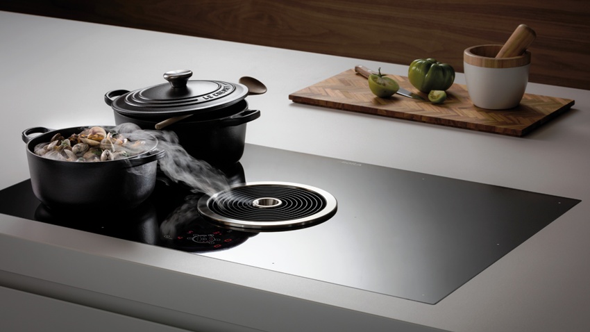 For families of several people, choose a 4-burner induction hob with working zones of different diameters