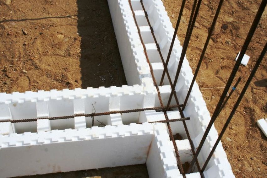 The project of a house from a permanent formwork is made in advance