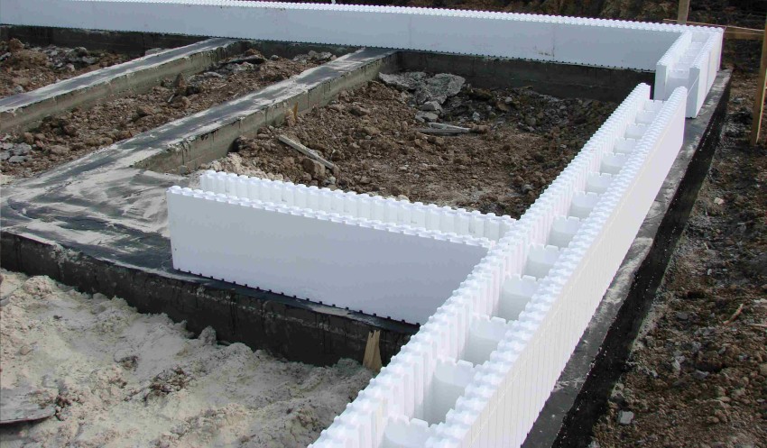 The price of the blocks from which the permanent formwork is made is influenced by two factors: the density of expanded polystyrene and the dimensions of the parts