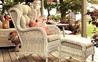 Outdoor furniture made of artificial rattan: how not to make the wrong choice