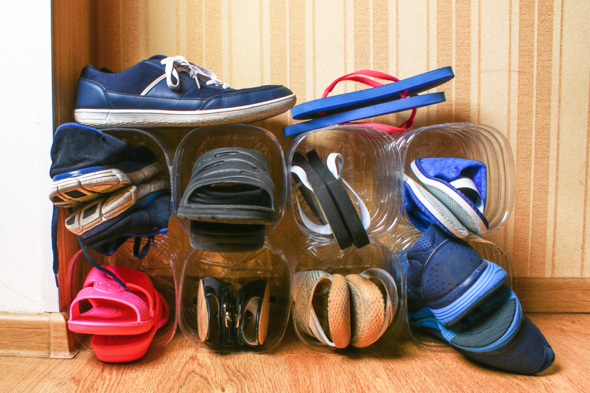 Shoe shelves can be made from plastic bottles