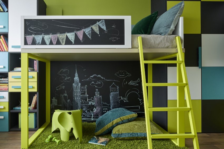 In the design of a children's bedroom, it is important to pay special attention to textiles.