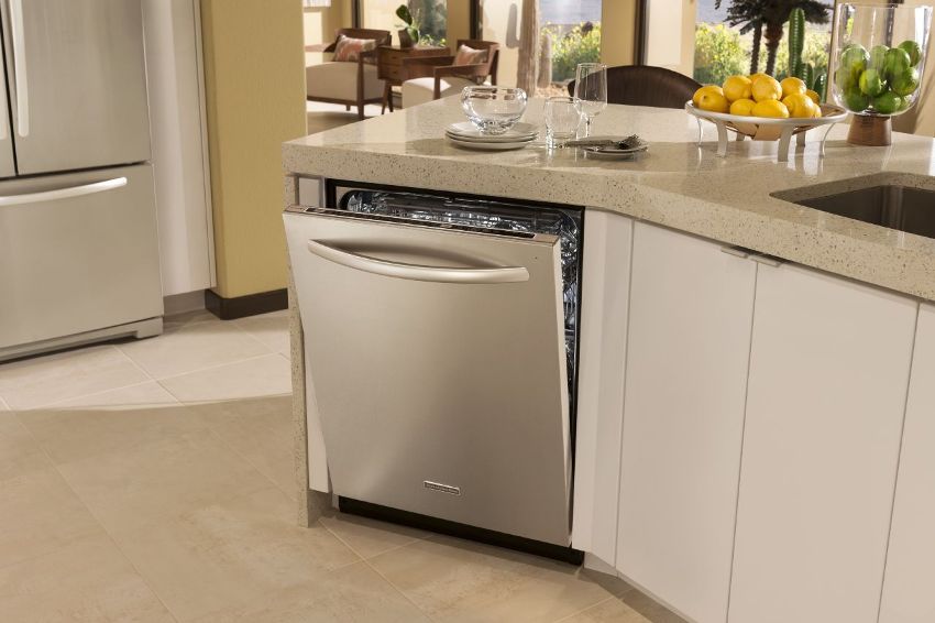 Før du kjøper oppvaskmaskin, må du sjekke enhetens kvalitet selv