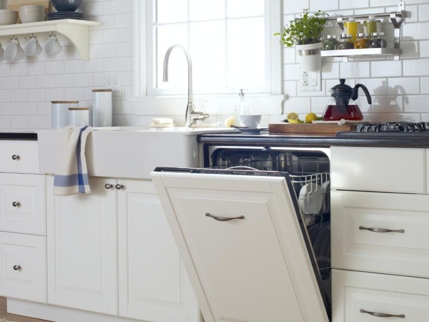 Innebygde oppvaskmaskiner gir kjøkkenet ditt et snev av modernitet