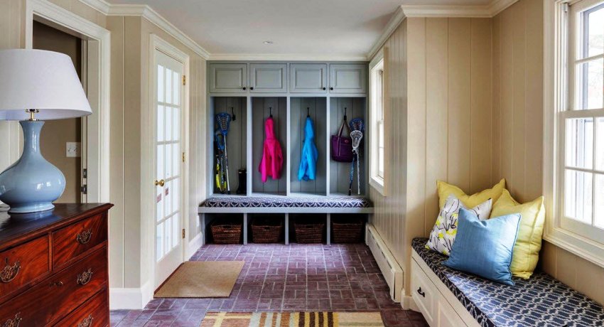 Corridor design: how to make a small room comfortable and functional