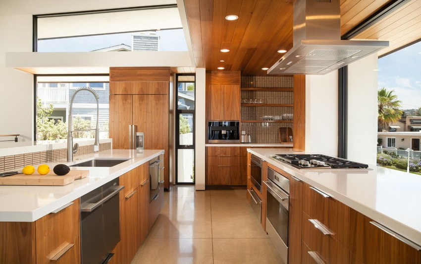 Recently, modern kitchens are gaining popularity in beige and brown colors.