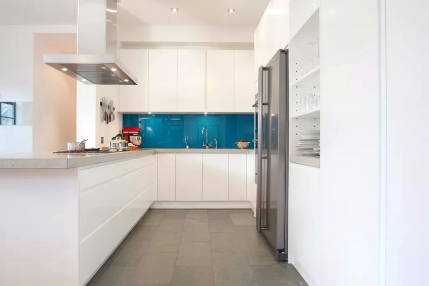 For a kitchen that is not large in size, a white modern kitchen set is ideal
