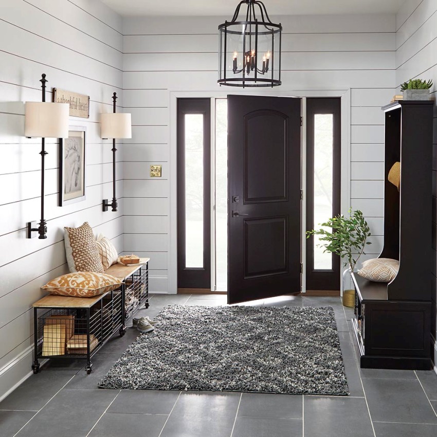 There are several of the most common types of hallways to which certain interior design rules apply.
