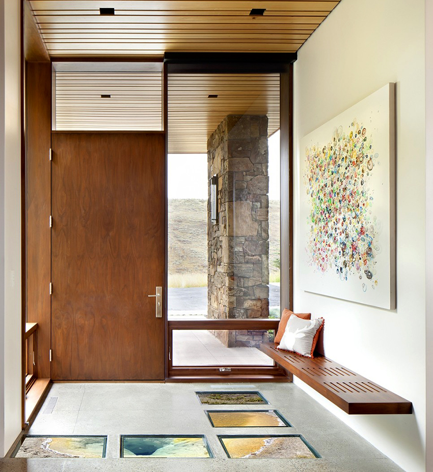 Da biste ukrasili zidove hodnika u modernom stilu, možete koristiti pozadinu ili boju.
