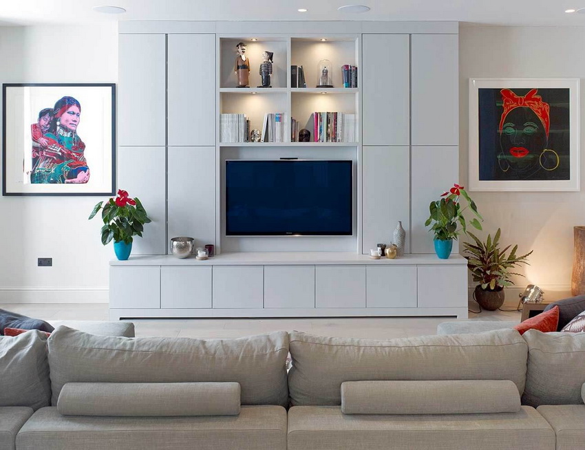 Přítomnost stěny v obývacím pokoji je pohodlnější a zdůrazňuje styl interiéru