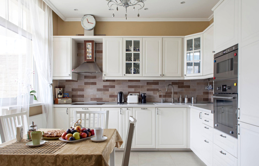 Materialer for kjøkkenrenovering må velges avhengig av den fremtidige utformingen av rommet.