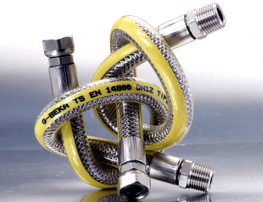 In appearance, the hose for connecting a gas stove is very similar to a water pipe