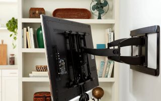 Sådan hænger du et tv på væggen: tip til korrekt installation