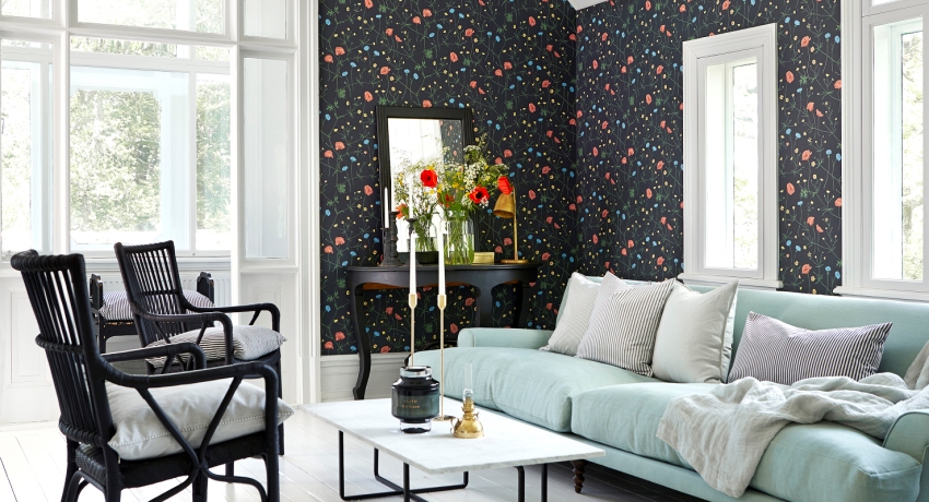 Modern wallpapers: from classic monograms to designer originality