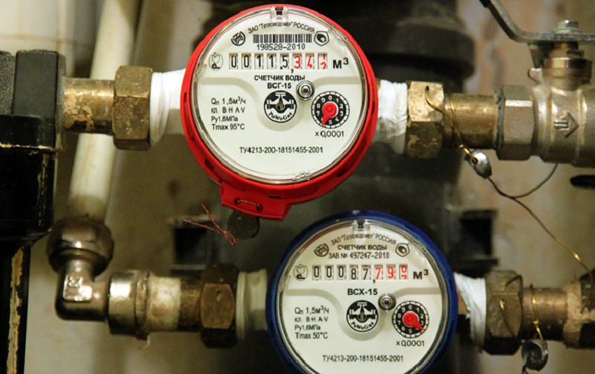 For water meters installed on the DHW pipe, the interval between the tie-in and the first verification is 4 years
