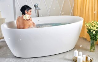 Volně stojící vana: dotek luxusu a elegance v designu koupelny