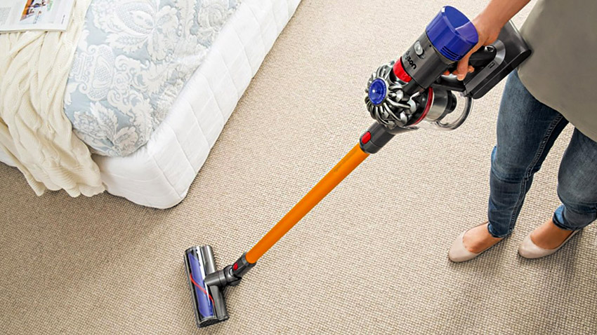 The Dyson V7 Animal Pro vertical vacuum cleaner can be purchased for 22.3 thousand rubles