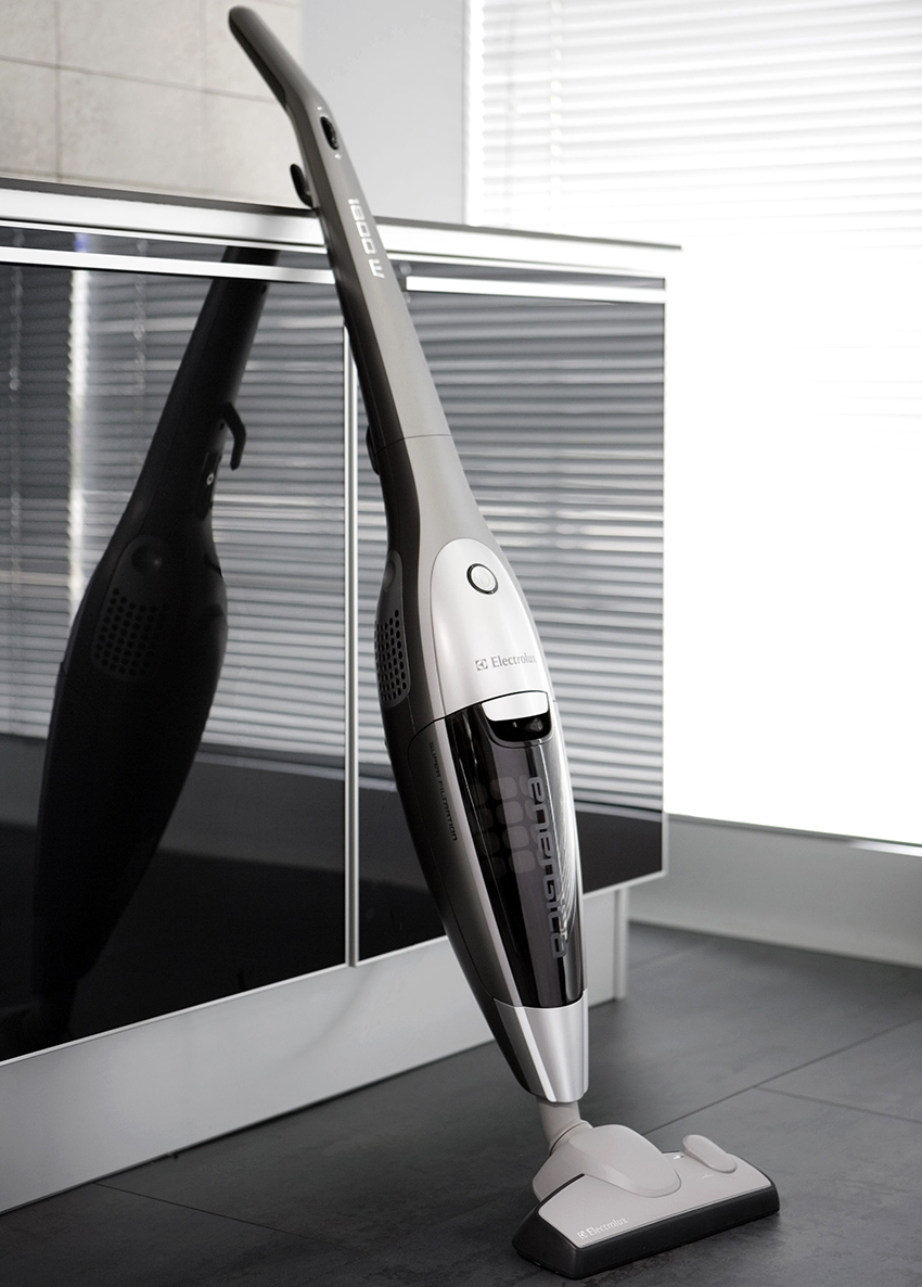 Cordless vacuum cleaner Electrolux ZB 2943 is equipped with a universal brush that is suitable for hard and soft surfaces