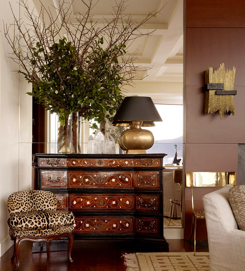 A well-chosen dresser perfectly matches the style and size of the room