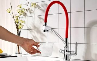 Kitchen faucet with flexible spout as a real way to improve your everyday life