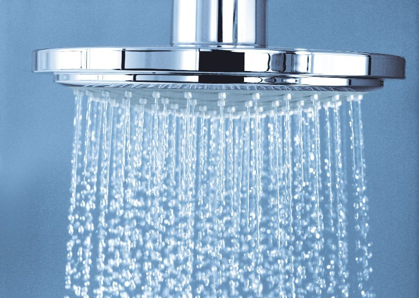 The main components of the shower system are: a stand, a shower head and a flexible hose