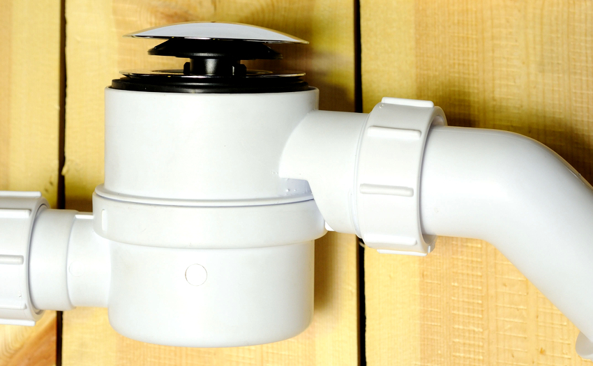 If the shower siphon will be used infrequently, it is recommended to install a dry odor trap