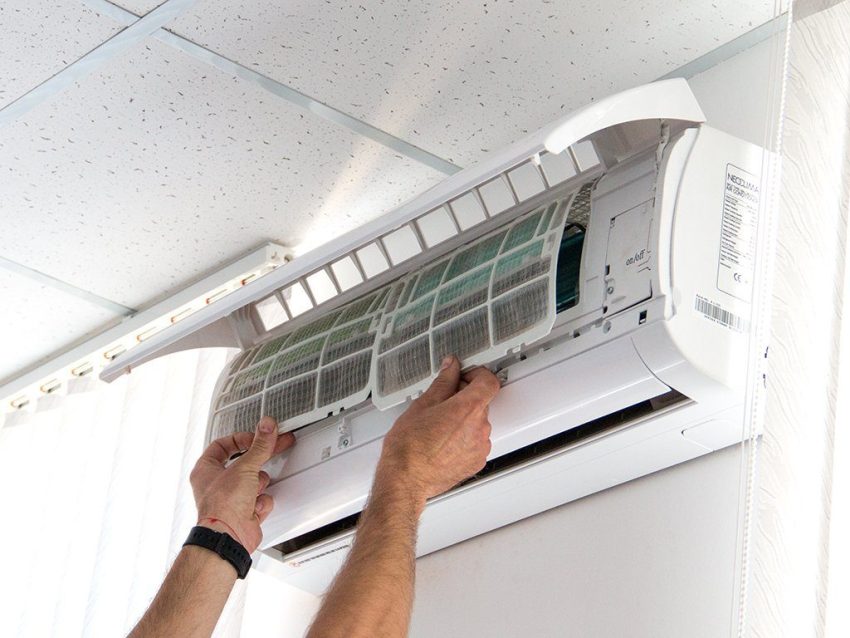 Do not install the air conditioner close to the ceiling or side walls